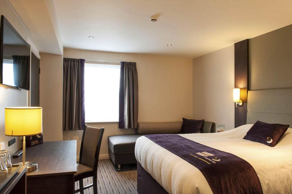 Premier Inn Harlow Δωμάτιο φωτογραφία