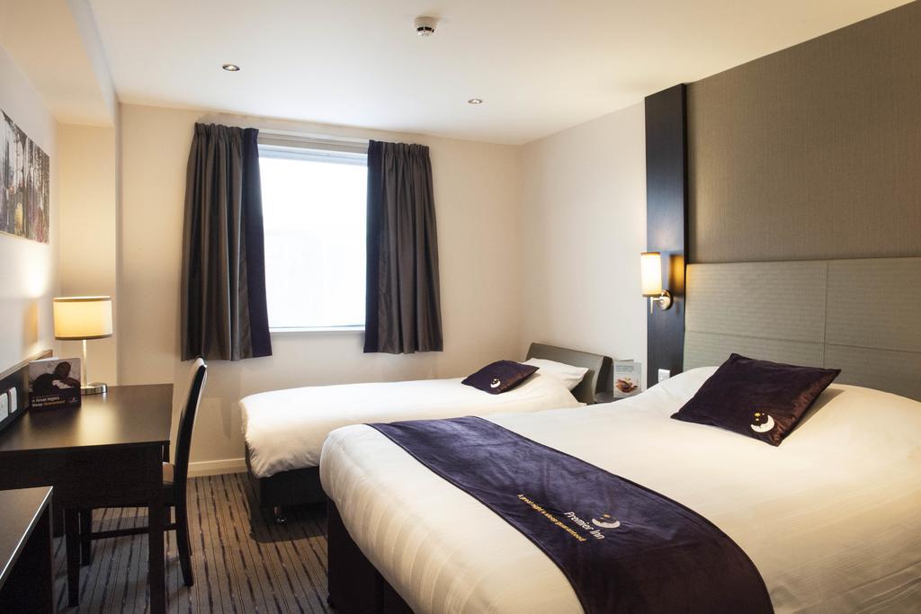 Premier Inn Harlow Δωμάτιο φωτογραφία